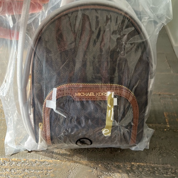 Michael Kors mini back pack NWT - Picture 3 of 7